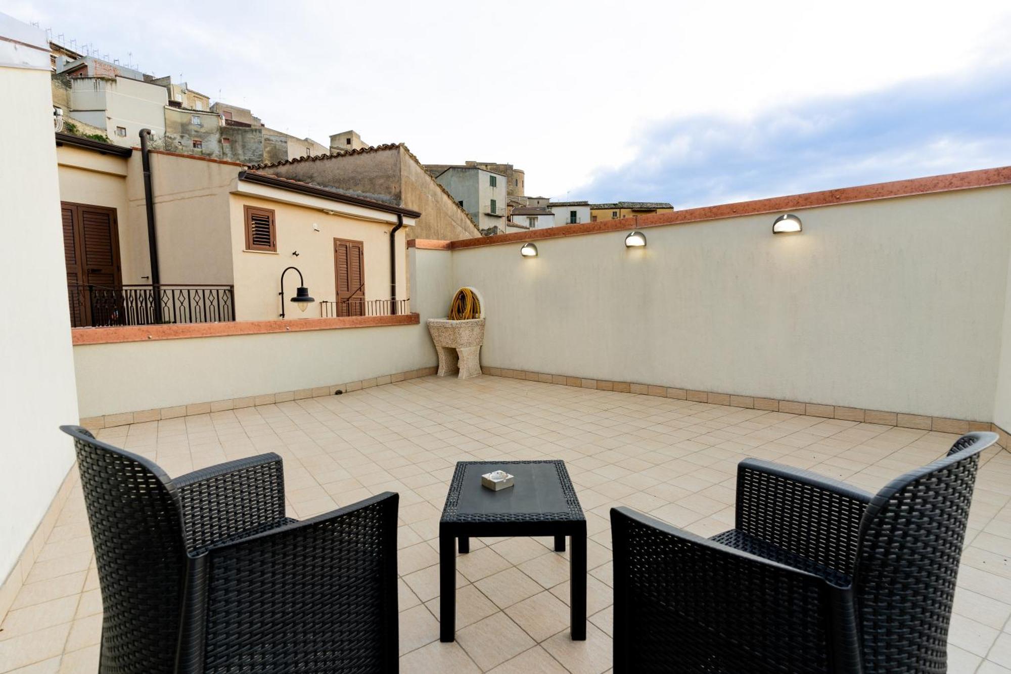 Villa Domus Teja Agira Exterior foto